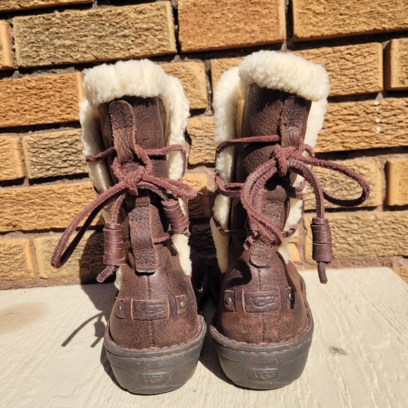 UGG Brown Akadia Sherpa Lined Back Lace Up Boots Size 9 - Picture 4 of 10